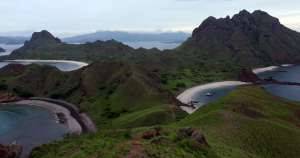 Background paket wisata komodo